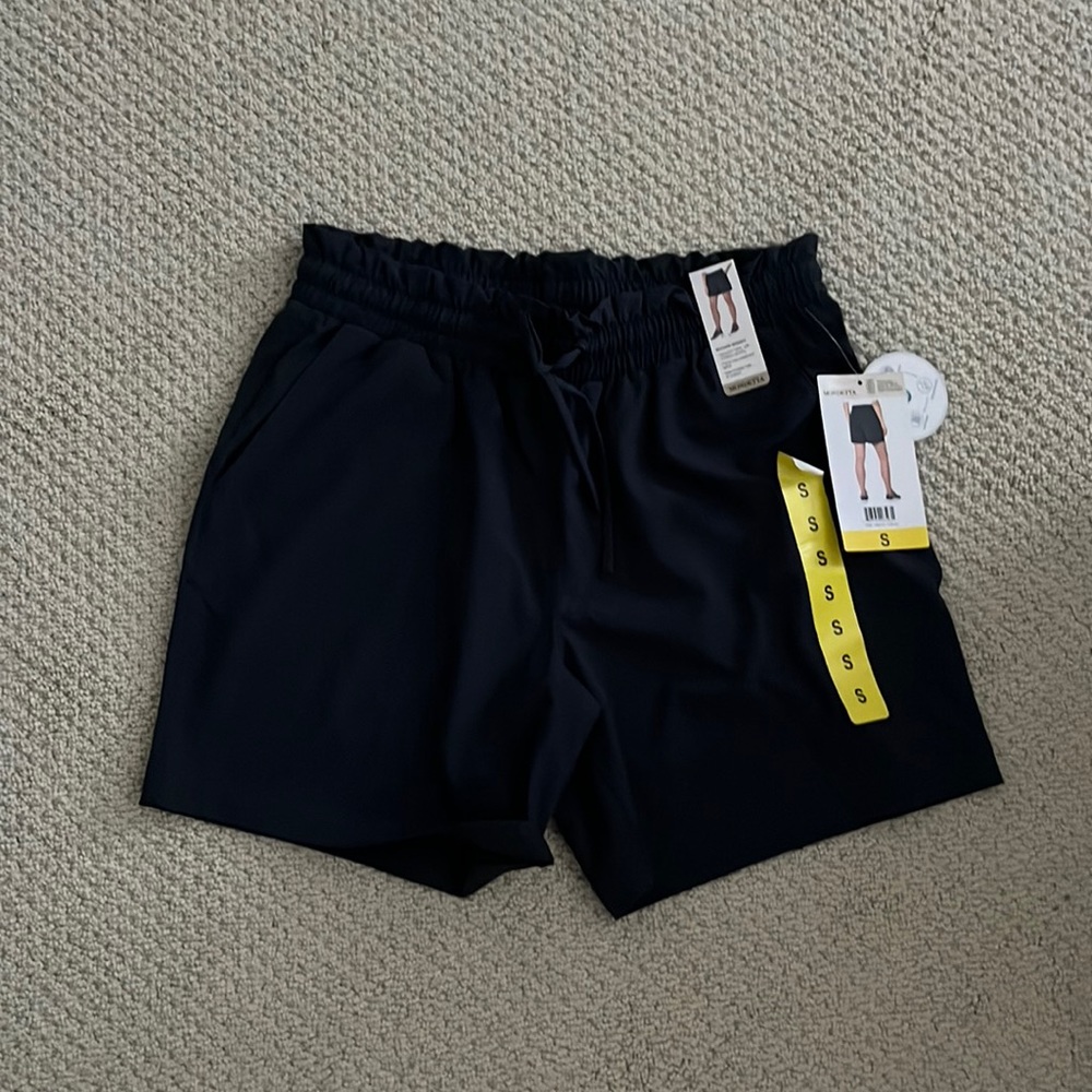 Brand New Women’s Woven Short